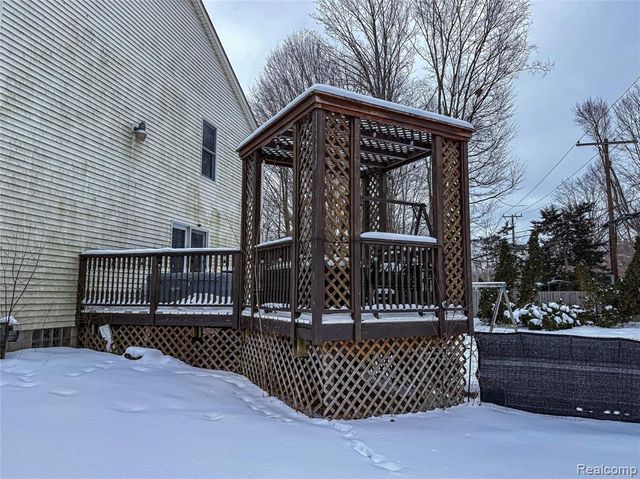 30261 Green Acres, Farmington Hills, MI 48334