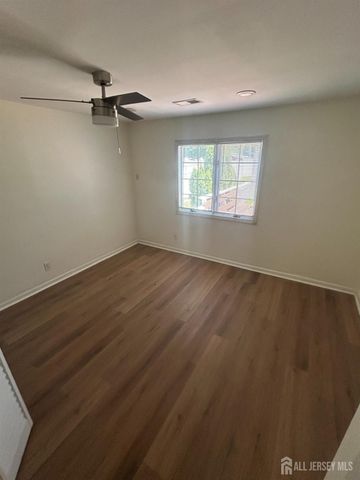 17 Raleigh Road, Edison, NJ 08817