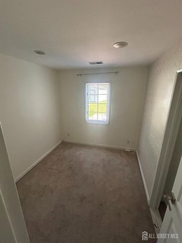 17 Raleigh Road, Edison, NJ 08817