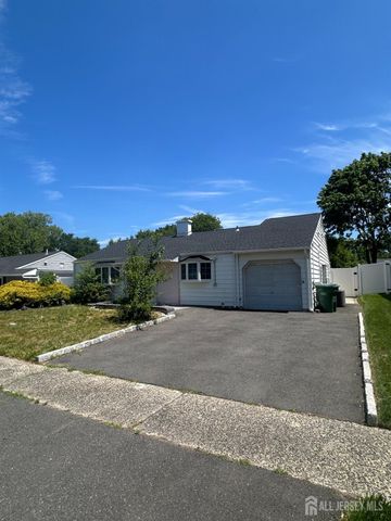 17 Raleigh Road, Edison, NJ 08817