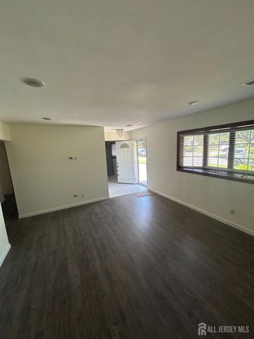 17 Raleigh Road, Edison, NJ 08817