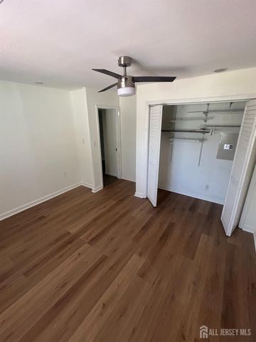 17 Raleigh Road, Edison, NJ 08817