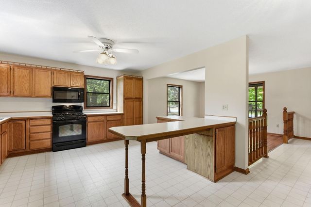 7953 Woodlawn Drive, Mounds View, MN 55112