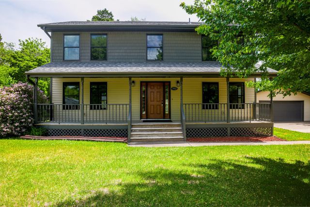 7953 Woodlawn Drive, Mounds View, MN 55112