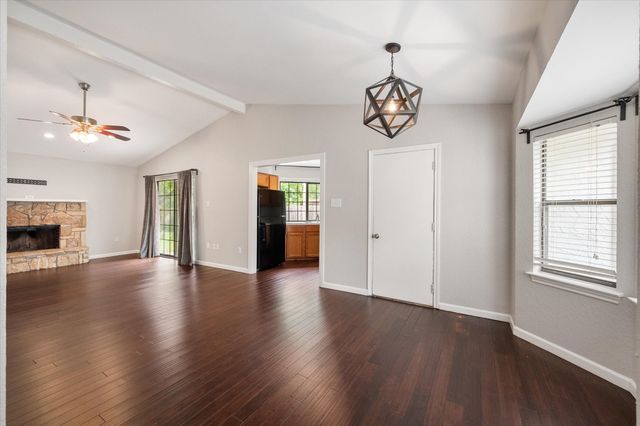 1406 Colonnade Drive, Arlington, TX 76018