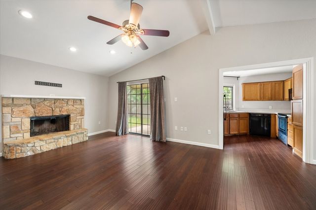 1406 Colonnade Drive, Arlington, TX 76018