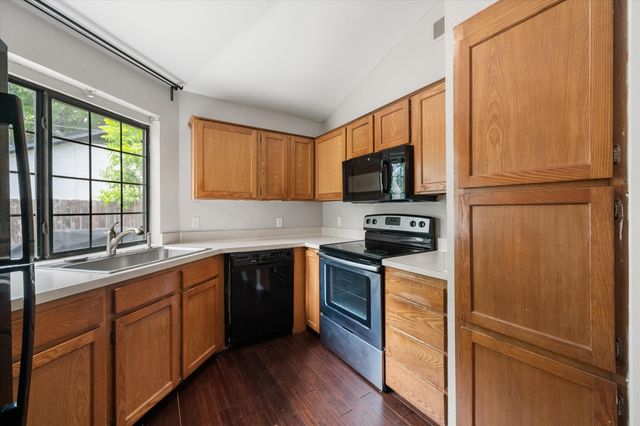 1406 Colonnade Drive, Arlington, TX 76018