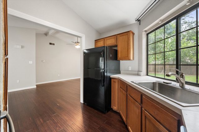 1406 Colonnade Drive, Arlington, TX 76018
