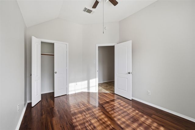 510 Cedar Point Drive, League City, TX 77573