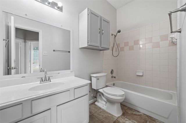 510 Cedar Point Drive, League City, TX 77573