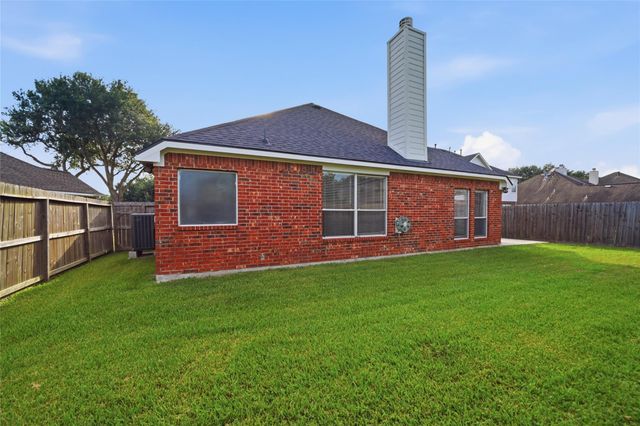 510 Cedar Point Drive, League City, TX 77573