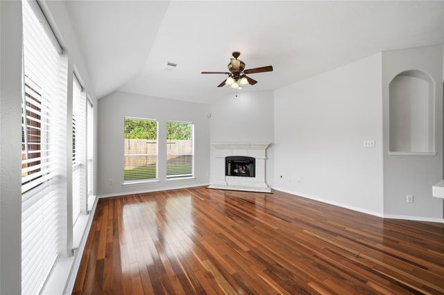 510 Cedar Point Drive, League City, TX 77573
