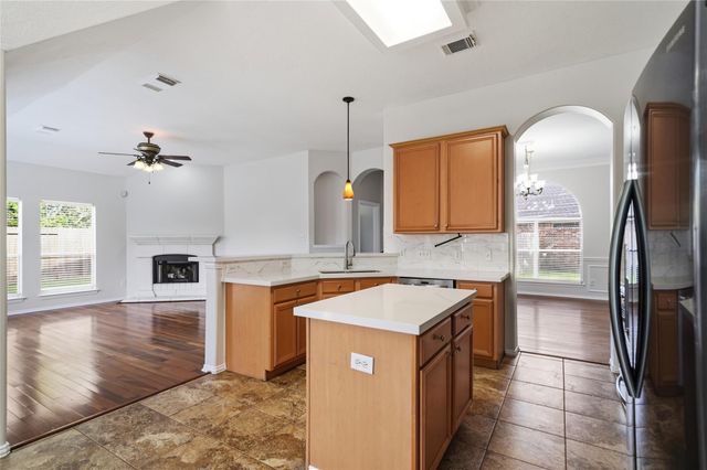 510 Cedar Point Drive, League City, TX 77573