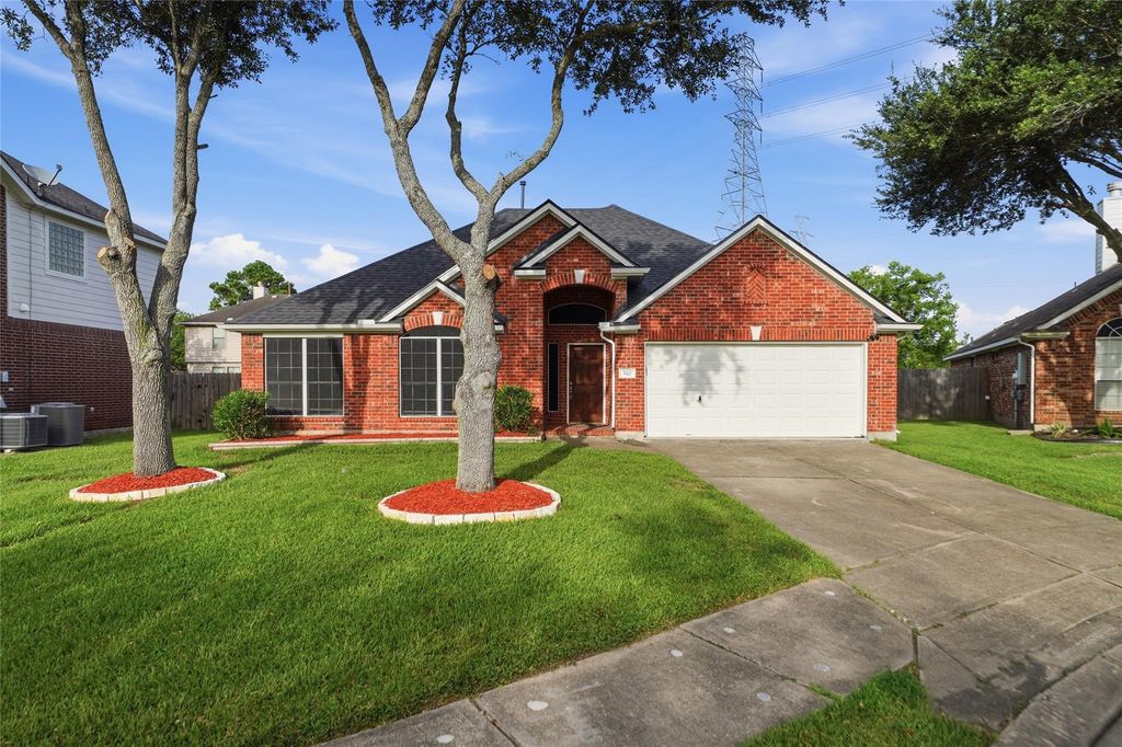 510 Cedar Point Drive, League City, TX 77573