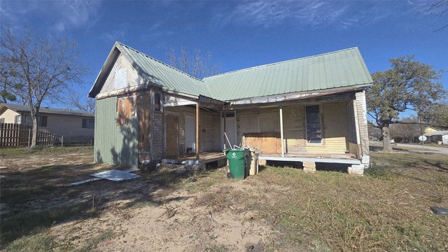308 E Duncan Avenue, Comanche, TX 76442