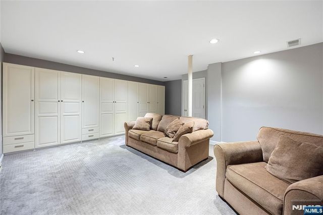 1123 Hyde Park Court 1123, Mahwah, NJ 07430