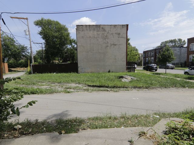 2948 W Wilcox Street, Chicago, IL 60612