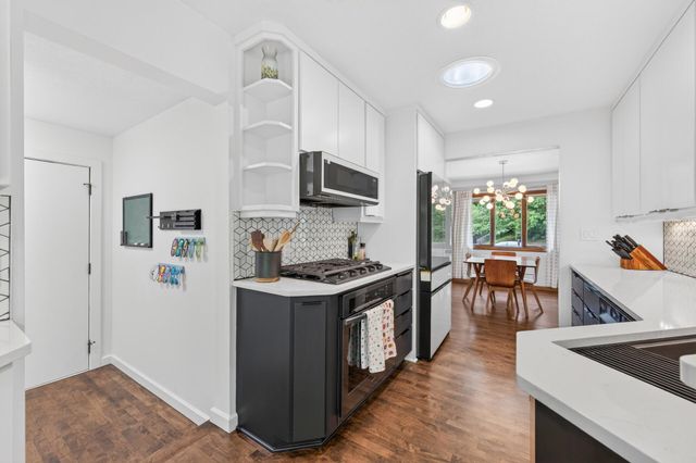 1516 Aquila Avenue N, Golden Valley, MN 55427