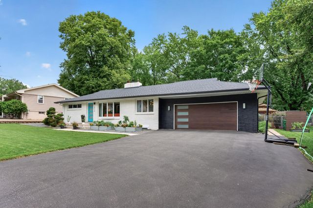1516 Aquila Avenue N, Golden Valley, MN 55427