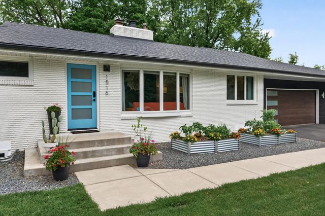 1516 Aquila Avenue N, Golden Valley, MN 55427