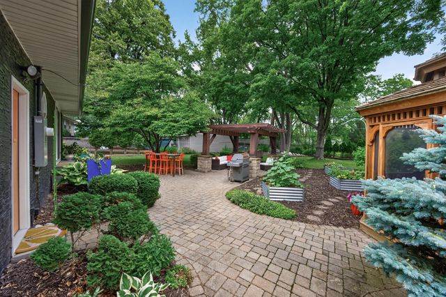 1516 Aquila Avenue N, Golden Valley, MN 55427