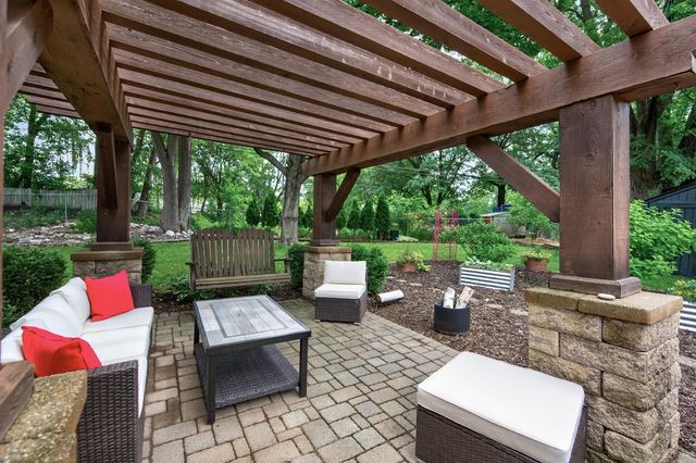 1516 Aquila Avenue N, Golden Valley, MN 55427