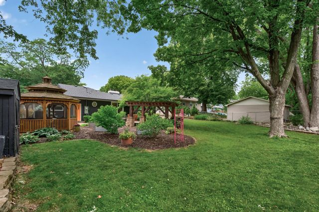 1516 Aquila Avenue N, Golden Valley, MN 55427