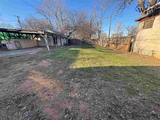 509 E 4TH STREET, Burkburnett, TX 76354