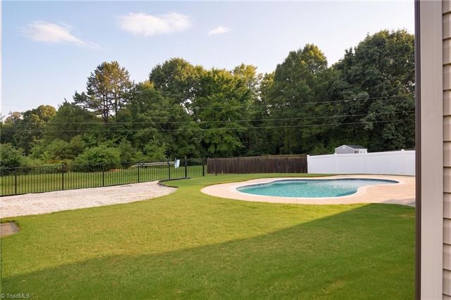 488 Dorchester Street, Clemmons, NC 27012