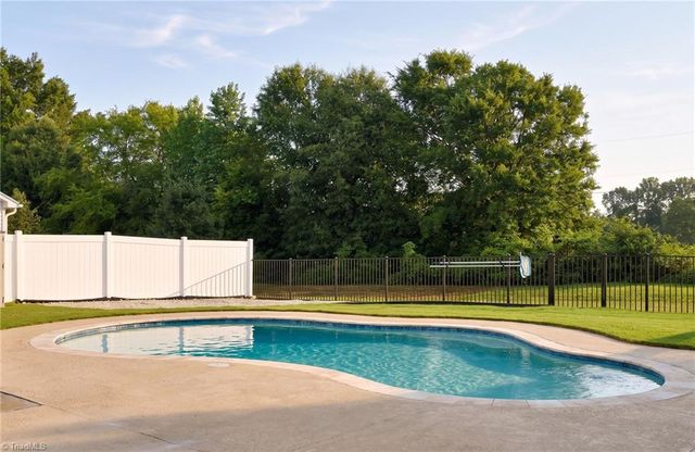 488 Dorchester Street, Clemmons, NC 27012