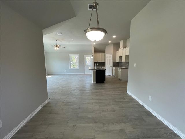 1019 E Hattie Street, Fort Worth, TX 76104