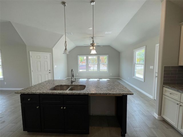 1019 E Hattie Street, Fort Worth, TX 76104