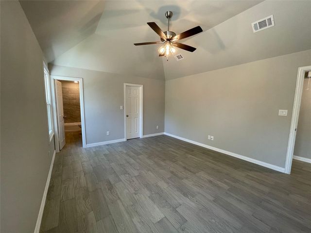 1019 E Hattie Street, Fort Worth, TX 76104