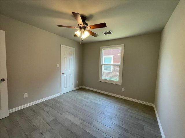 1019 E Hattie Street, Fort Worth, TX 76104