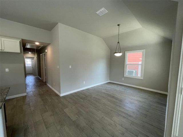 1019 E Hattie Street, Fort Worth, TX 76104