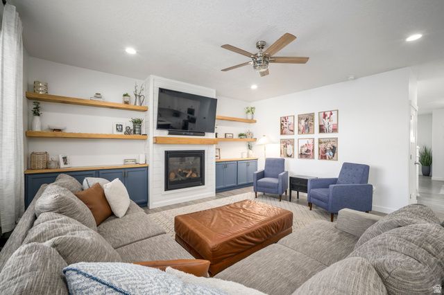 1904 E JANIE CIR, Saratoga Springs, UT 84045