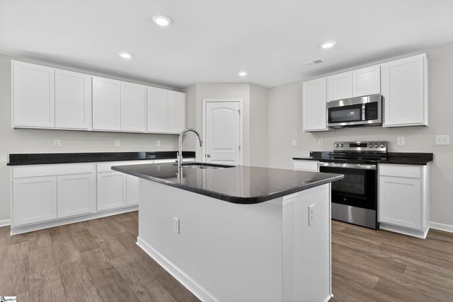 103 Spring Knoll Way, Fountain Inn, SC 29644