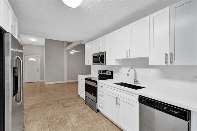 8221 SW 3rd Court, North Lauderdale, FL 33068