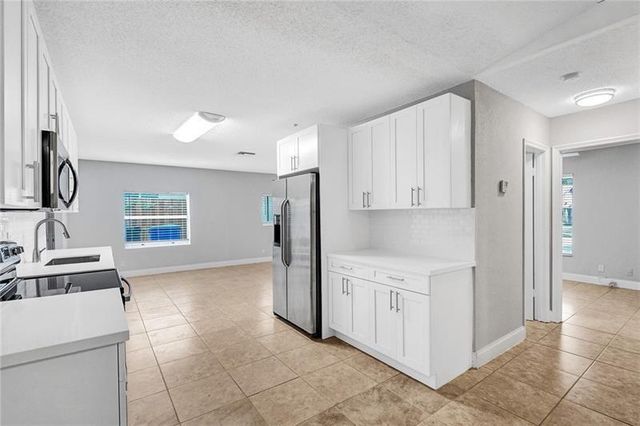 8221 SW 3rd Court, North Lauderdale, FL 33068