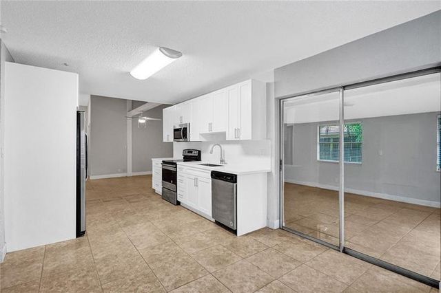 8221 SW 3rd Court, North Lauderdale, FL 33068