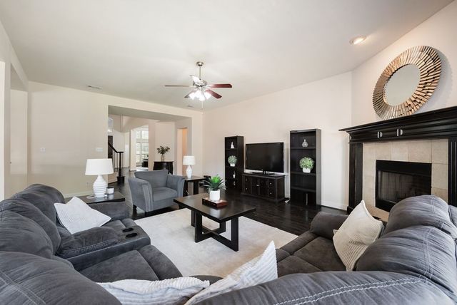 712 Lathrop Street, Lantana, TX 76226