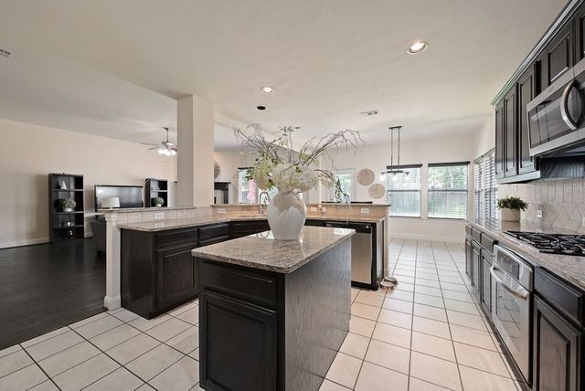 712 Lathrop Street, Lantana, TX 76226