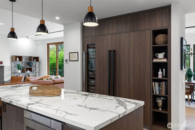 9818 SE 42nd Place, Mercer Island, WA 98040