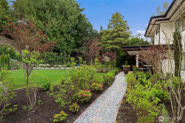 9818 SE 42nd Place, Mercer Island, WA 98040
