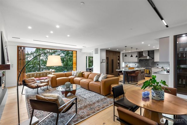 9818 SE 42nd Place, Mercer Island, WA 98040