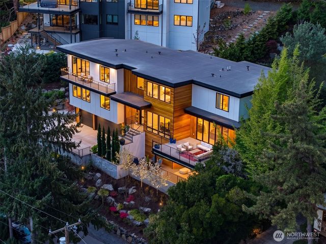 9818 SE 42nd Place, Mercer Island, WA 98040