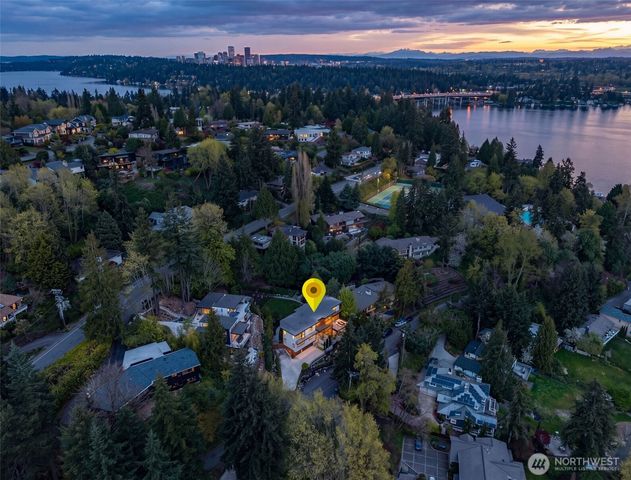 9818 SE 42nd Place, Mercer Island, WA 98040