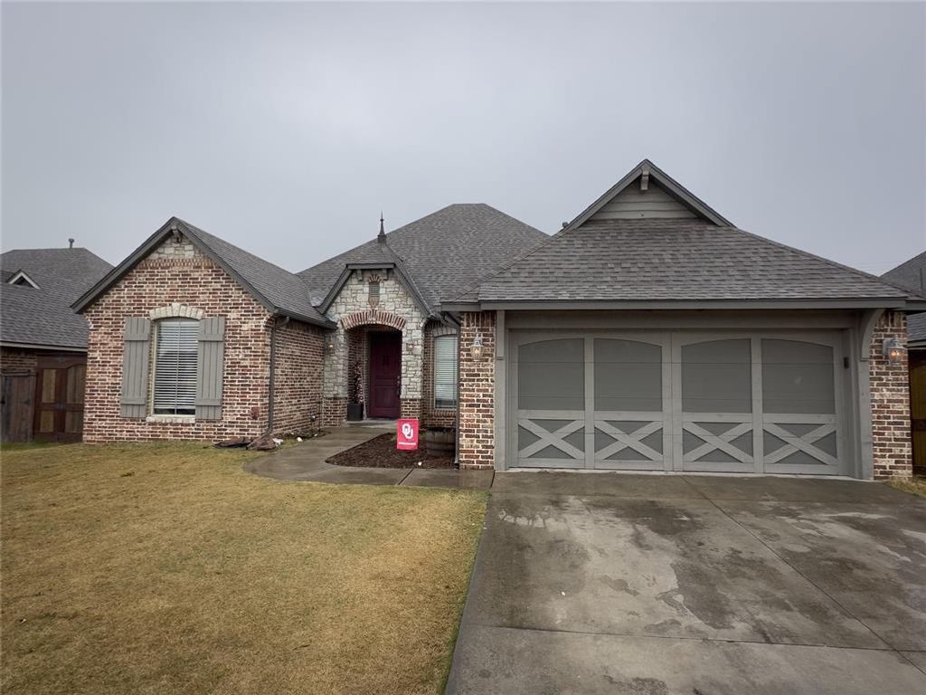 501 SW 28th Street, Moore, OK 73160