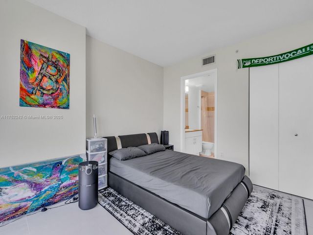 1861 NW S River Dr 1410, Miami, FL 33125