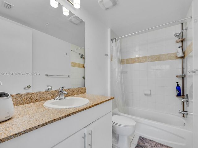 1861 NW S River Dr 1410, Miami, FL 33125